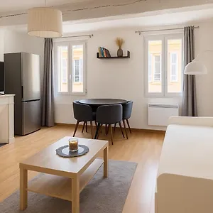  Appartement 2 Pieces En Plein Centre Historique France